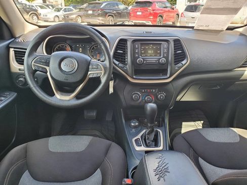 Used 2016 Jeep Cherokee Sport AWD/4WD image 15