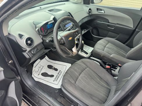 Used 2015 Chevrolet Sonic LT image 10