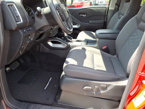 Certified 2025 Nissan Frontier SV w/ SV Convenience Package AWD/4WD image 7