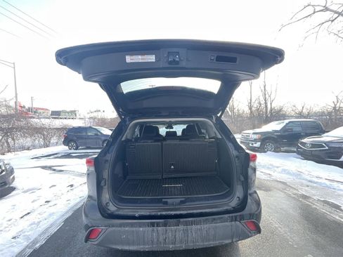Used 2022 Toyota Highlander XLE image 24