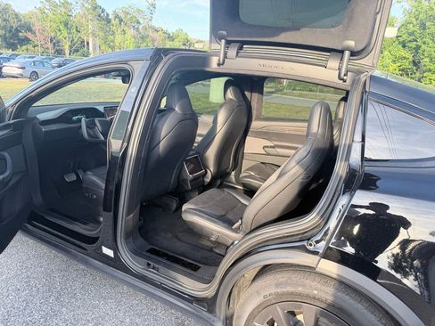 Used 2023 Tesla Model X AWD/4WD image 4