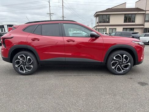 New 2026 Chevrolet Trax RS w/ Driver Confidence Package FWD image 6
