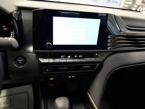 Used 2025 Toyota Camry LE image 14