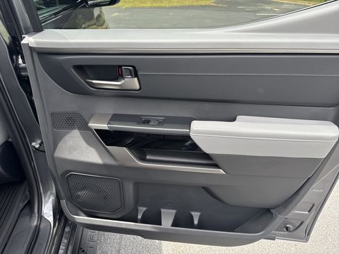New 2026 Toyota Tundra Limited AWD/4WD image 32