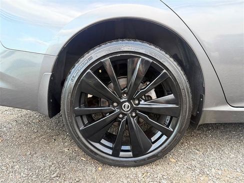 Used 2022 Nissan Altima 2.5 SR AWD/4WD image 9