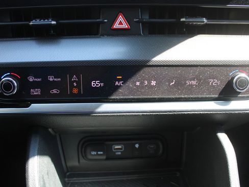 Certified 2025 Kia Sportage SX FWD image 42