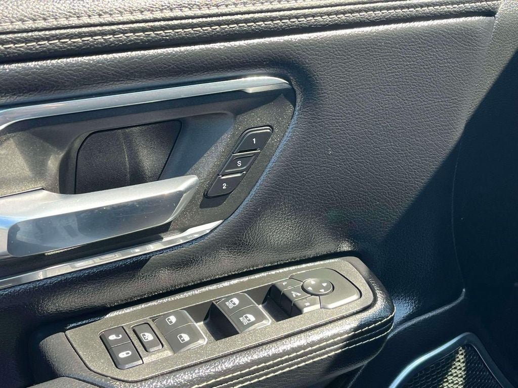 Used 2025 RAM 1500 Laramie AWD/4WD image 25