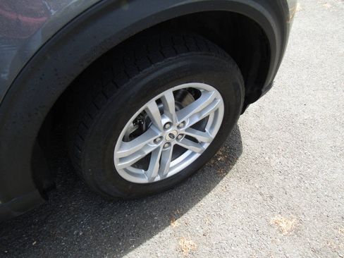 Used 2022 Ford Explorer XLT AWD/4WD image 37