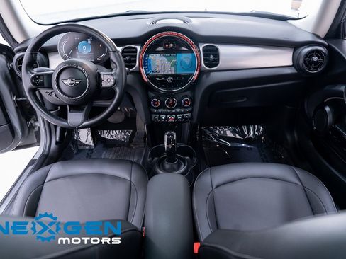 Used 2023 MINI Cooper 2-Door Hardtop image 11