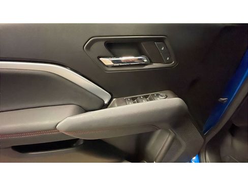 Used 2024 Chevrolet Colorado Z71 w/ Z71 Convenience Package 2 image 10