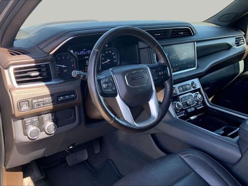 Used 2021 GMC Yukon Denali w/ Denali Premium Package AWD/4WD image 18