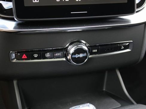 New 2026 Volvo XC90 B6 Plus w/ Protection Package Premier image 26