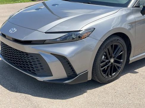 Used 2025 Toyota Camry SE FWD image 10