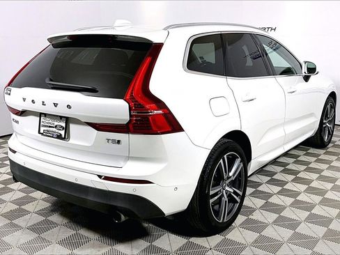 Used 2018 Volvo XC60 T5 Momentum w/ Vision Package image 9