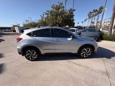 Used 2019 Honda HR-V Sport image 6