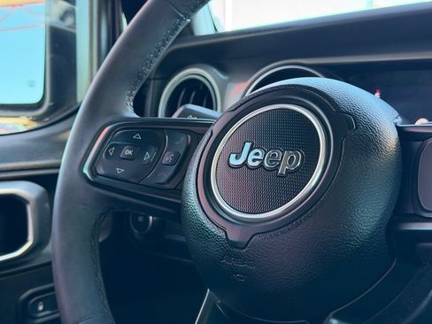Used 2023 Jeep Wrangler Unlimited Sport AWD/4WD image 18
