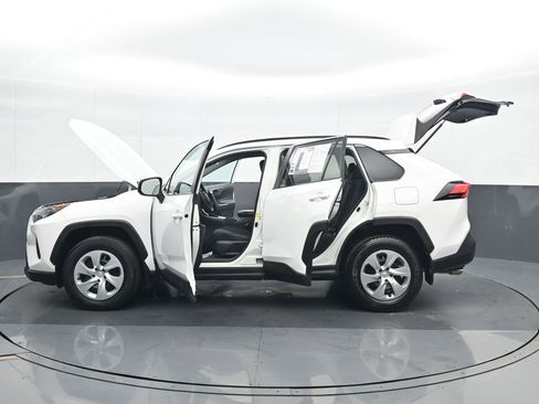 Used 2020 Toyota RAV4 LE image 27