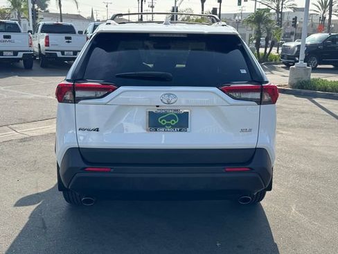 Used 2025 Toyota RAV4 XLE image 3