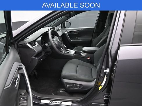 Used 2025 Toyota RAV4 SE w/ Convenience Package AWD/4WD image 9