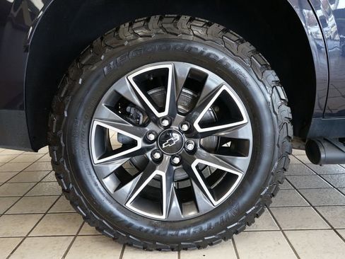 Used 2022 Chevrolet Tahoe Z71 w/ Luxury Package AWD/4WD image 63