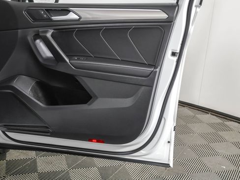 Used 2023 Volkswagen Tiguan SE R-Line image 48