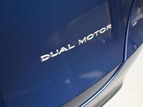 Used 2021 Tesla Model Y Long Range image 40