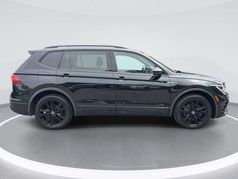 Used 2022 Volkswagen Tiguan SE R-Line FWD image 3