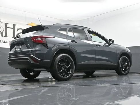 Used 2026 Chevrolet Trax LT w/ Driver Confidence Package FWD image 34
