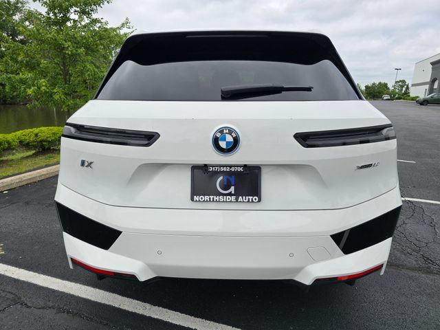 Used 2024 BMW iX xDrive50 w/ Sport Package AWD/4WD image 9