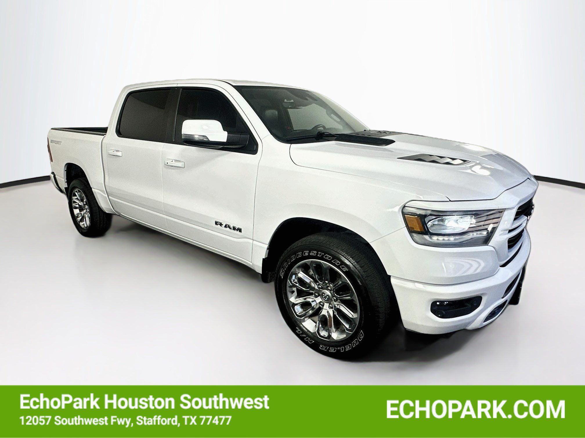 Used 2023 RAM 1500 Laramie AWD/4WD image 1