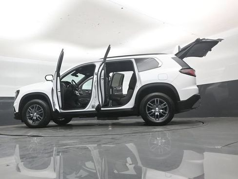 Used 2025 GMC Acadia Elevation FWD image 57
