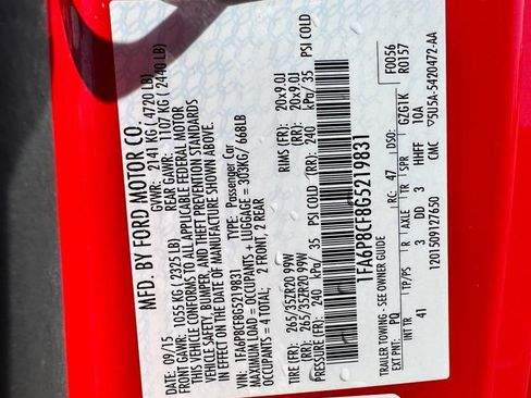 Used 2016 Ford Mustang GT Premium w/ Equipment Group 401A RWD image 38