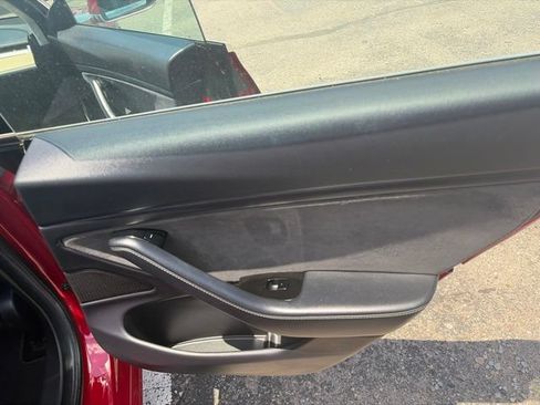 Used 2018 Tesla Model 3 Long Range RWD image 9