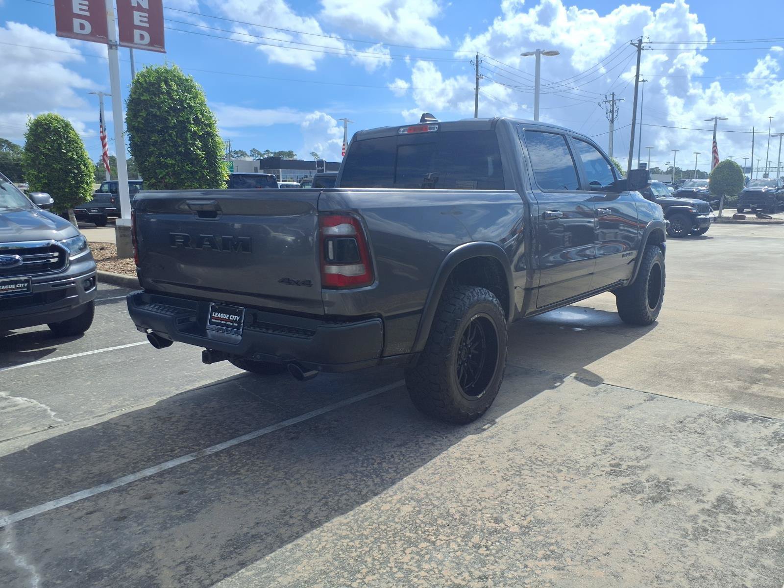 Used 2020 RAM 1500 Rebel w/ Rebel Level 2 Equipment Group AWD/4WD image 2
