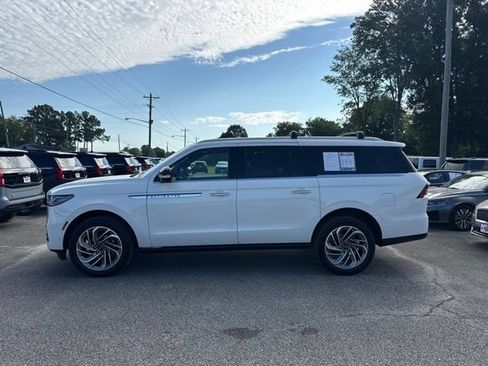 Used 2025 Lincoln Navigator L Reserve AWD/4WD image 1