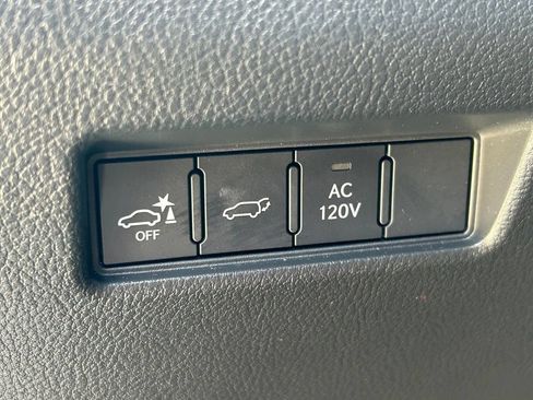 Used 2025 Lexus GX 550 w/ Accessory Package (2T) AWD/4WD image 31