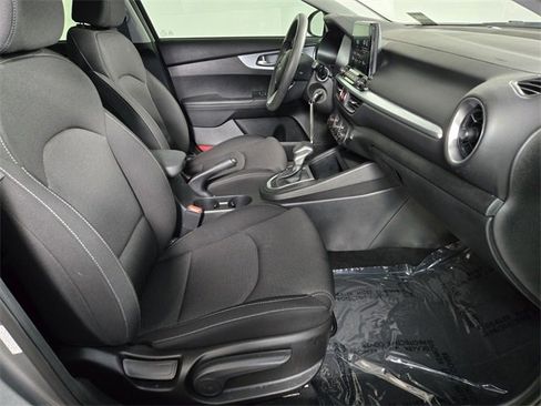 Used 2023 Kia Forte LXS w/ LXS Technology Package image 23