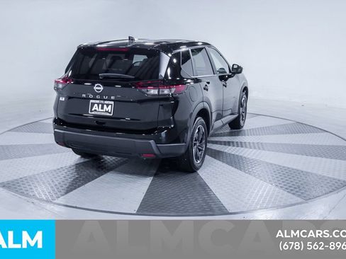 Used 2025 Nissan Rogue SV FWD image 9