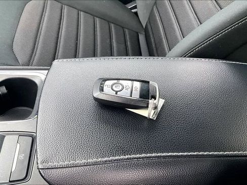 Used 2019 Ford Fusion SE image 34