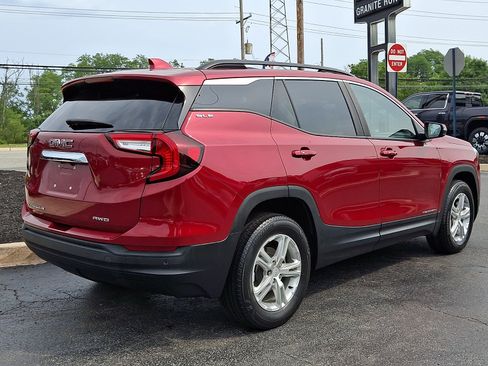 Used 2023 GMC Terrain SLE w/ Driver Convenience Package AWD/4WD image 6