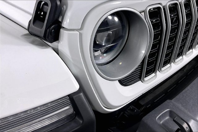 Used 2026 Jeep Wrangler Unlimited Sahara AWD/4WD image 28