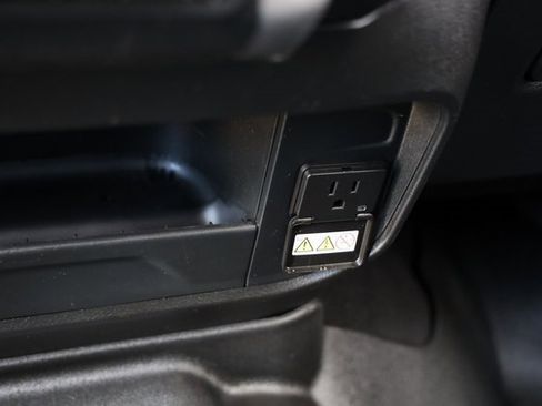 Used 2024 RAM 3500 Tradesman w/ Chrome Appearance Group image 27