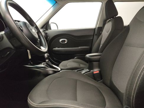 Used 2019 Kia Soul + image 17