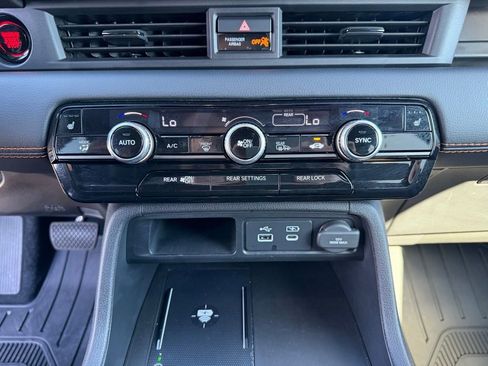 Certified 2025 Honda Pilot TrailSport image 24