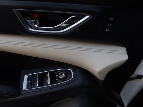 Used 2019 Subaru Ascent Limited w/ Popular Package #3 image 14