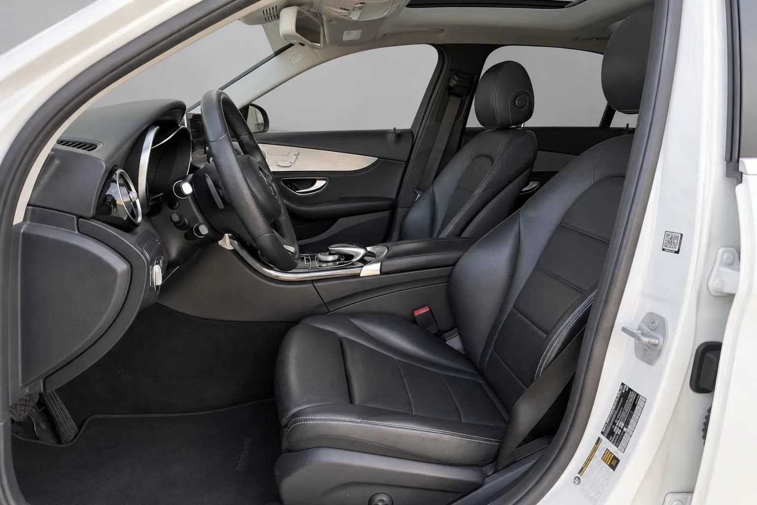 Used 2016 Mercedes-Benz C 300 4MATIC Sedan image 6