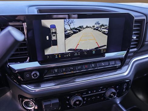 Used 2025 Chevrolet Silverado 2500 LTZ w/ LTZ Convenience Package image 15