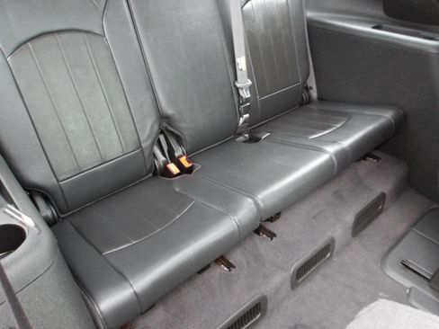 Used 2011 GMC Acadia Denali image 9