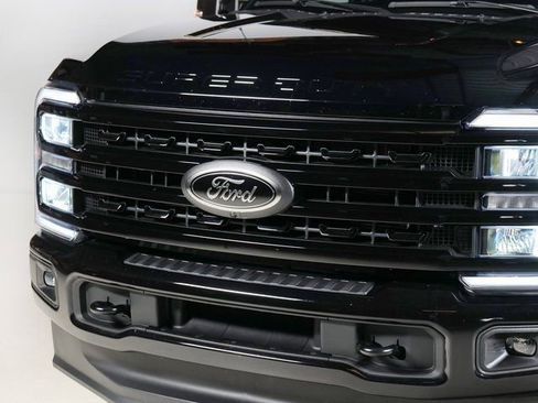 Used 2024 Ford F250 Lariat w/ Black Appearance Package AWD/4WD image 28
