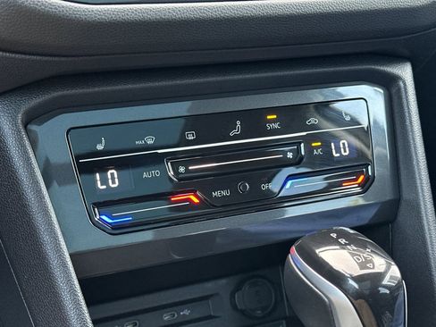 Certified 2022 Volkswagen Tiguan SE w/ Panoramic Sunroof Package image 22